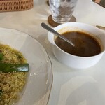 La maison de Cous Cous - 別皿で来たクスクスに掛けるスープ