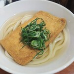 自家製さぬきうどんと肉 新橋甚三 - 大きいお揚げ