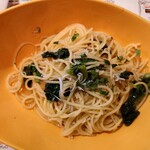 Pizzeria CROCCHIO - 　私　◯釜揚げシラスと菜の花のペペロンチーノ