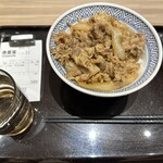 吉野家 - 牛丼(アタマの大盛) 589円