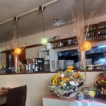 TRATTORIA GIRASOLE - 作られてる方が見えます。お客さんたくさん、お疲れ様です。接客される方の雰囲気もいいです。