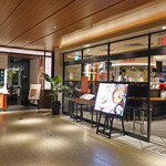 BIKiNi SIS - ウエスト・ウォーク５F