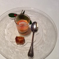 レストラン・パッション - 赤ピーマンのムースとアンチョビの一口パイ