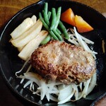 COMBOY - 料理写真:「手ごねハンバーグ」150g単品 800円