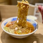 さっぽろ純連 - 麺リフト。