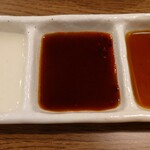 Kurogewagyuuyakiniku Shichikouzan - レモン汁、タレ、山葵醬油
