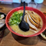 亭亭 - チャーシューメン(麺大盛り)