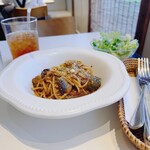 ラ・メゾン アンソレイユターブル ルミネ大宮店 - 揚げ茄子のミートソースパスタ