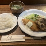 すりーえいと居酒屋 - 豚しょうが焼き・魚フライはライスにスープと食後のドリンク付き￥900