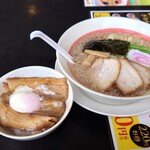 幸楽苑 - 背油中華そば590円＋麺大盛110円＋薬味抜き＆麺かため、チャーシュー丼300円(セット価格)