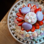 ラトリエ ア マ ファソン - 焼きメレンゲで作ったアイスと博多あまおうのグラスデザート