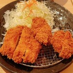 Tonkatsu Kagurazaka Sakura - ヒレ&ロースかつ定食(¥1,628)