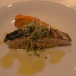 restaurant Noël - サワラのポアレ？とニンジンで作られたマッシュポテト状の物