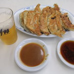 餃子の王将 - 見事な焼き！神戸文化の味噌ダレで♪