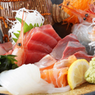 Fresh seafood carefully selected by the owner is delivered directly from Tsukiji!