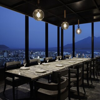 個室料1室あたり
                                          ランチ 11,000円
                                          ディナー 22,000円
                                          *消費税込