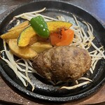 Fuwa kuroge wagyu hambagu - 3種のソース食べ比べ