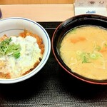 かつや - かつ丼(梅)米少な目￥594＆とん汁(大)￥209