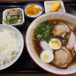 Marui Shokudou - ラーメン定食630円