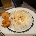 Rojiura Curry SAMURAI. - クルトンのフライは、ビミョー。チーズのしたに温玉。
