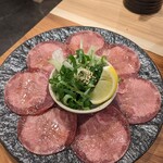 焼肉しづる - 名物ネギたっぷり牛タン(1078円)　