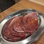 焼肉しづる - 黒毛和牛ミスジ(1078円)