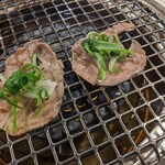 焼肉しづる - ネギたっぷり牛タンは7枚あって嬉しい(^^)