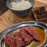 焼肉しづる - 黒毛和牛ウチハラミ(968円)