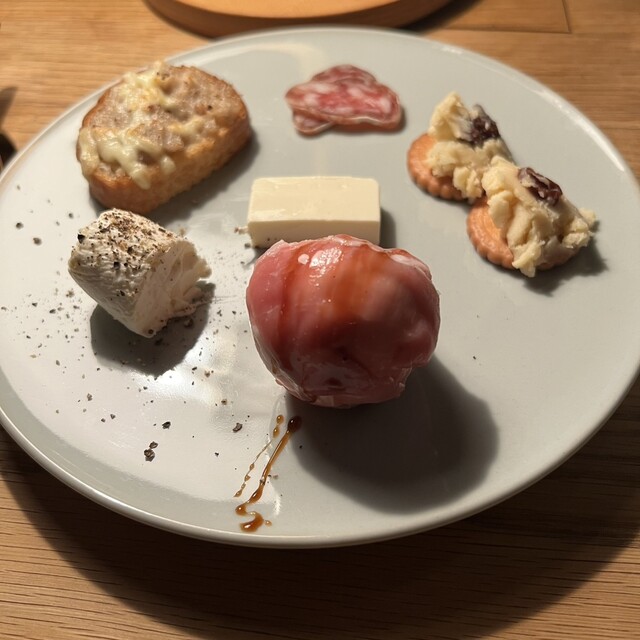 カーブ・ド・キキ （CAVE DE KIKI） - 新富町/ワインバー | 食べログ