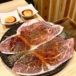 近江焼肉ホルモンすだく - 近江牛A5大判赤身焼きしゃぶ