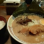 NAGAHAMAらーめん - ラーメン＋半ライス