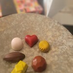 チョコレートハウス 長崎空港ウィング店 - 赤いハートは限定の味のいちごだったと記憶してます。普段は売ってないです。