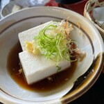 料庭 八千代 - 湯豆腐②濃口湯豆腐のたれ、薬味と一緒に✨