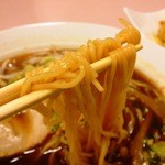 京風中華厨房 上上 - 麺は汎用の中華麺