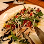 ピッツェリア パーレンテッシ - ⚫自家製カジキマグロのスモークカルパッチョ  パルメザン  バルサミコ酢