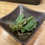 人生酒場 - お通し、オクラと昆布の和物