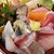大衆割烹 大黒 - 料理写真:海鮮丼、サラダ、お漬物、お味噌汁で990円！