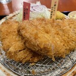 とんかつ 美とん - 林ロース・特上食べ比べ定食