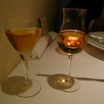 タニーチャ - 左：デザートワイン、右：グラッパ（2013.12）