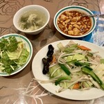 嘉徳園 - 肉野菜炒め定食