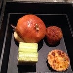 ブルガリ イル・カフェ - 2013年12月チーズバーガー・キッシュ・サンドウイッチ・キノコのアランチー二