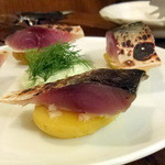 クスクス ルージール - 鯖昆布〆の炙り、西洋ワサビとディルのムースとともに1,800円