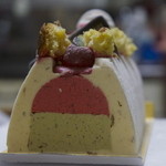 ジェラテリア アクオリーナ - パネトーネとピスタチオとイチゴ