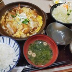 かつ哲 - 海老ヒレカツ鍋定食(うどん入)
            