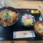 川村精肉店 - カツ丼　カツ150g ご飯300g