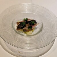 PRIMO - 皮目を炙ったサバのマリネじゃがいもと新玉ネギのサラダ（前菜）