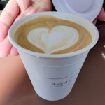 B-yond - バニラ・ラテ  570円