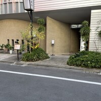 博多水炊きと焼き鳥 鳥善 銀座店 - 趣のある店頭