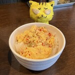 だるま - 玉子を乗せて、天津飯風にして、いただく