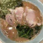 家系 武の極み - 焼豚ラーメン950円